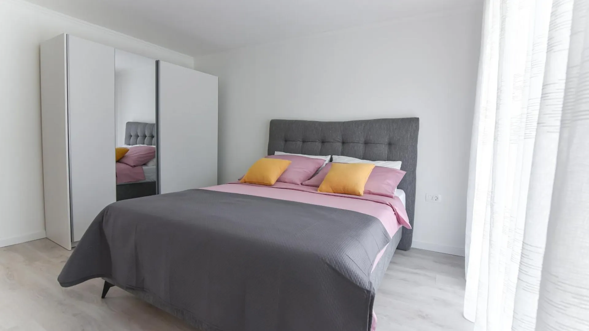 Apartment Orleancic Laurana 0*,  Croazia